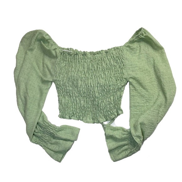 Green Puffy Sleeve Crop Top - Picture 2 of 5